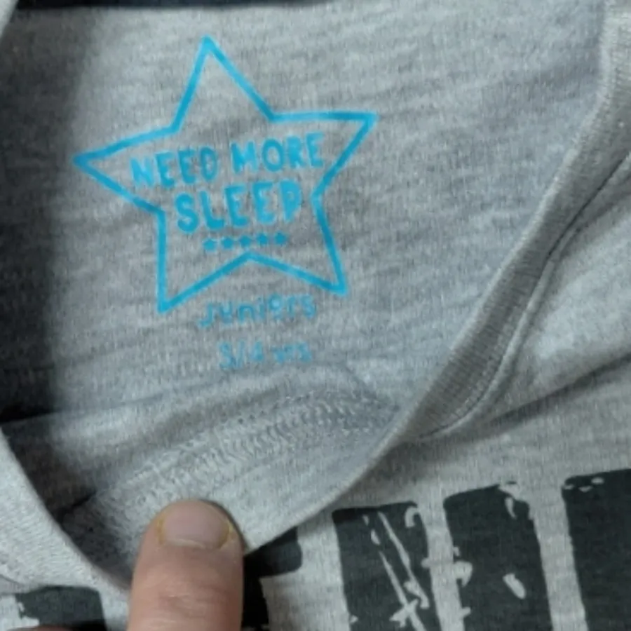 بلوز و شلوار بچگانه