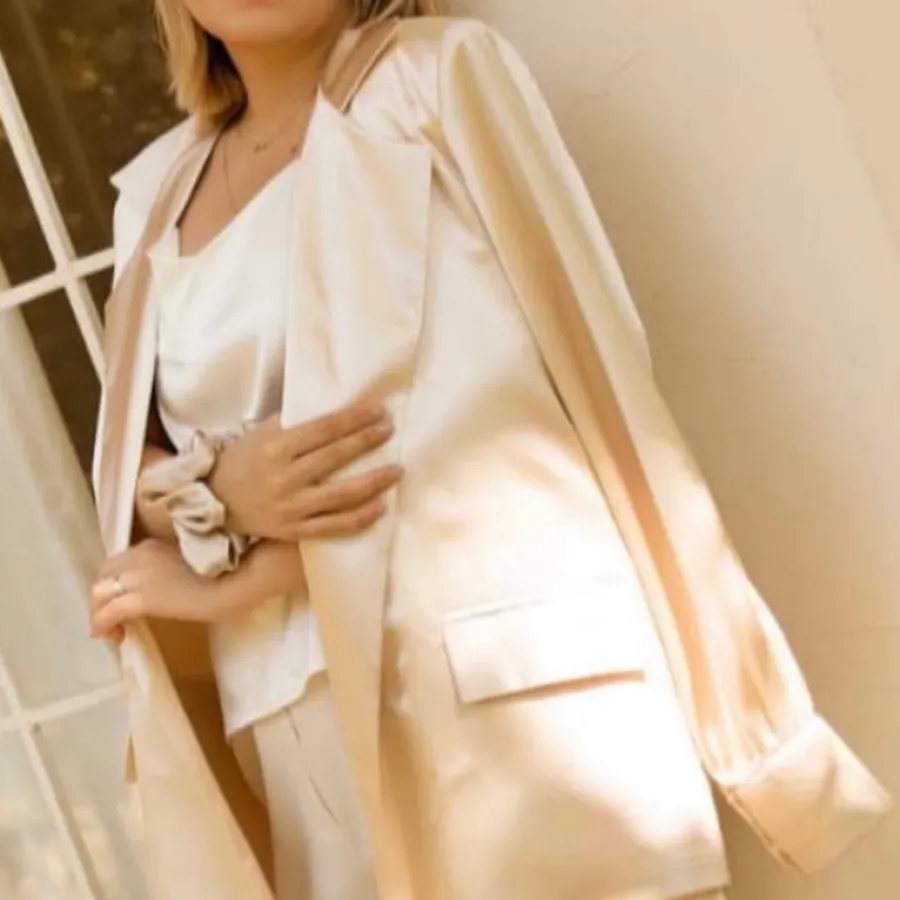 کت شلوار ساتن