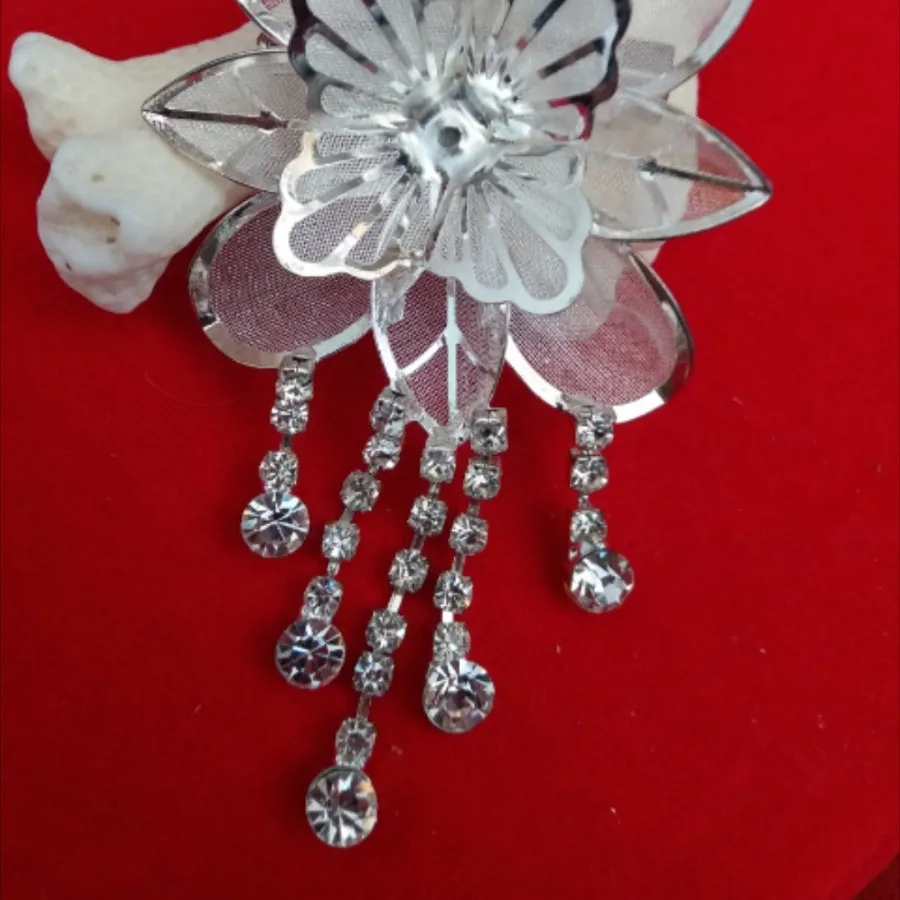 گل سینه رنگ ثابت