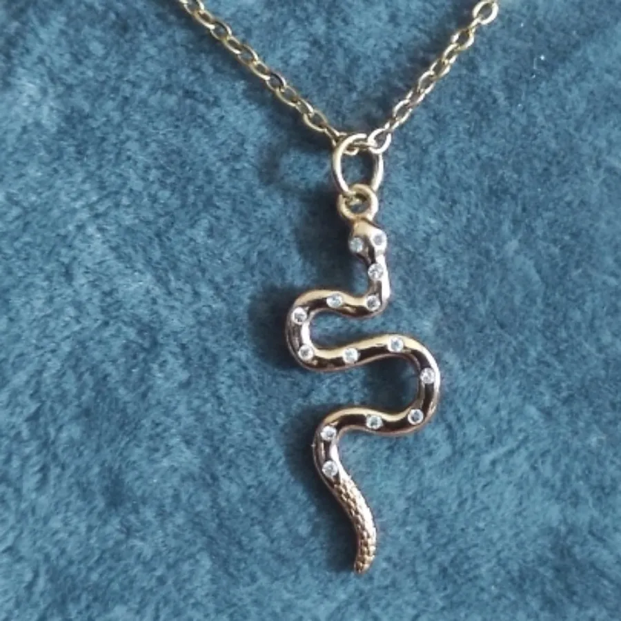 گردنبند مار کوچک نگین دار