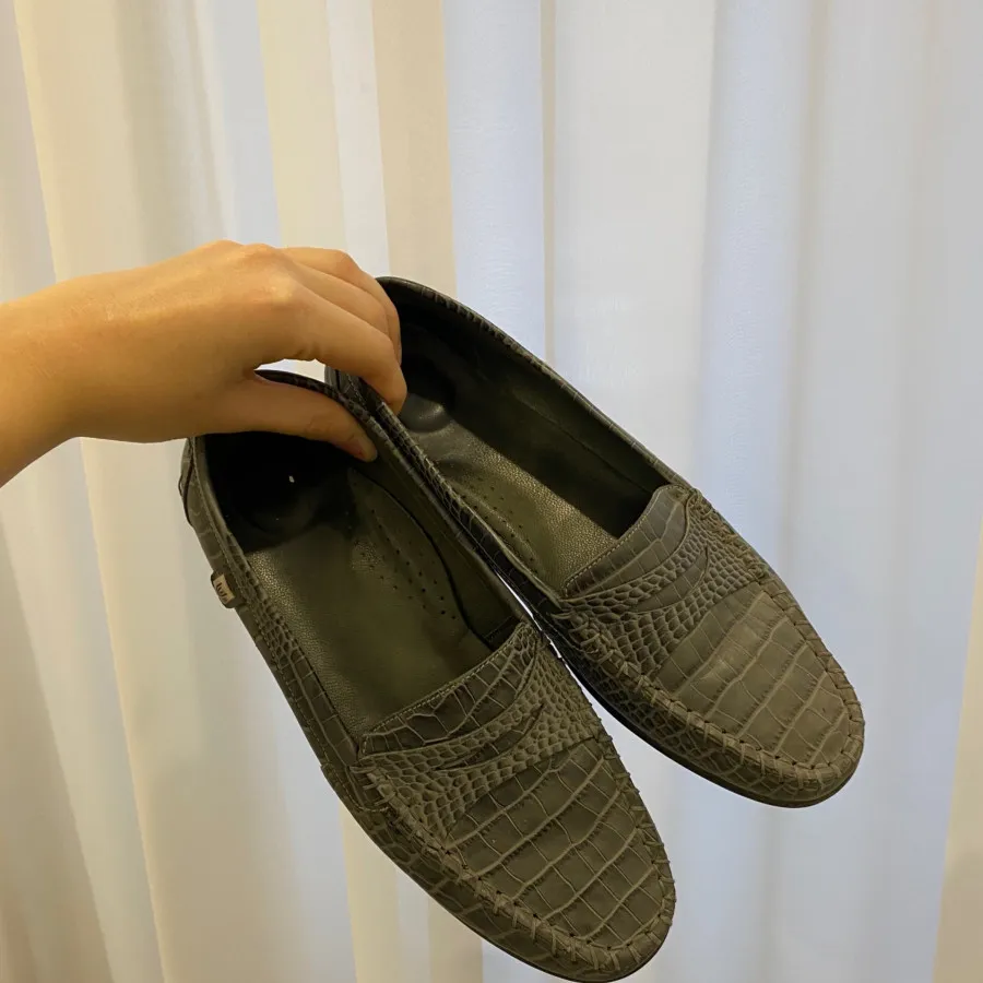 کفش چرم نفیش