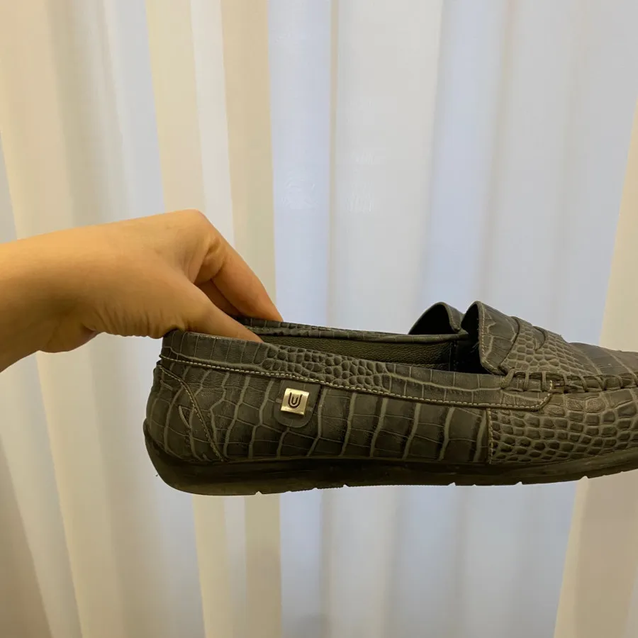 کفش چرم نفیش