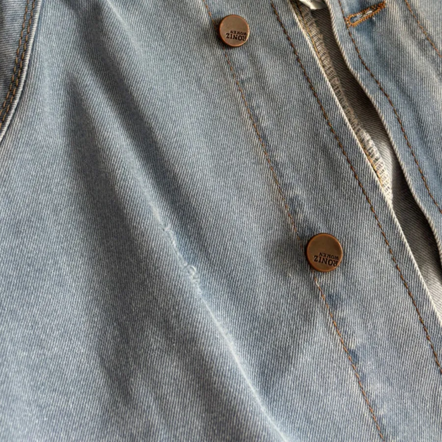 مانتو جین کلاهدار