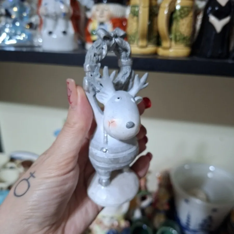 مجسمه ی گوزن