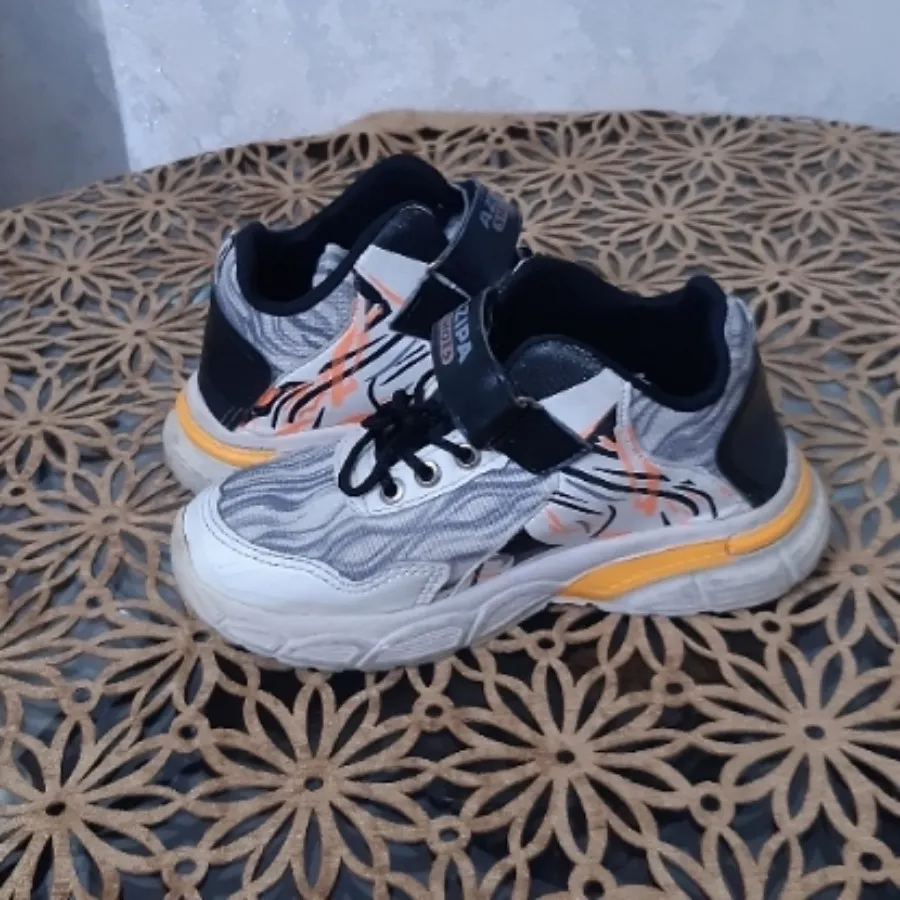 کتونی پسرانه