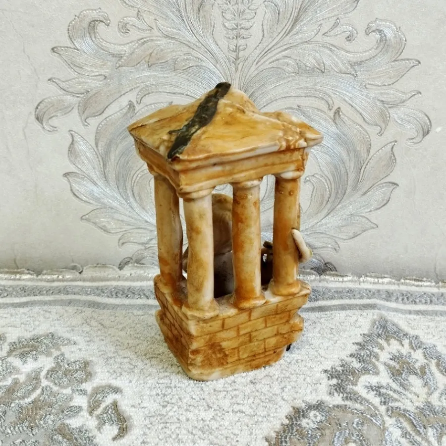 مجسمه قدیمی