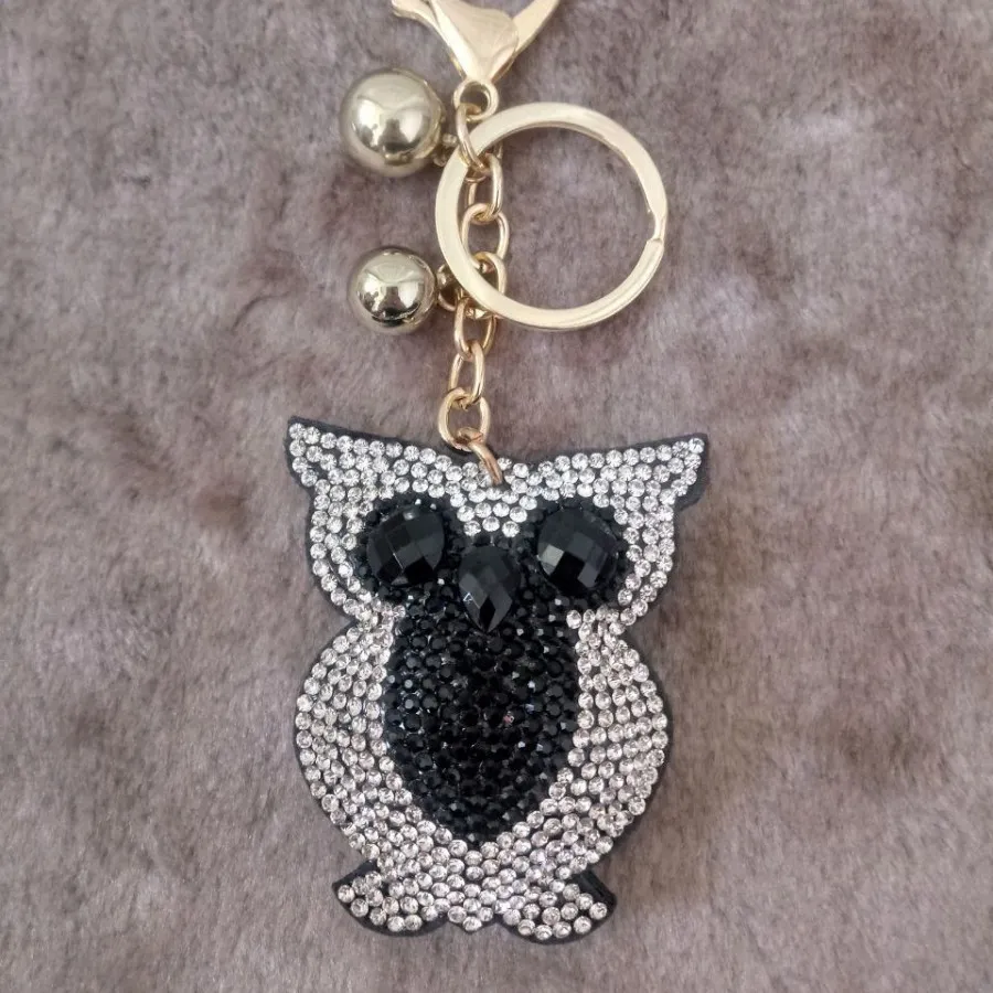 جاسوییچی چرم پر نگین