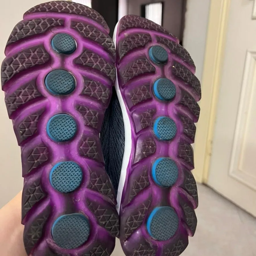 کتانی اسکیچرز