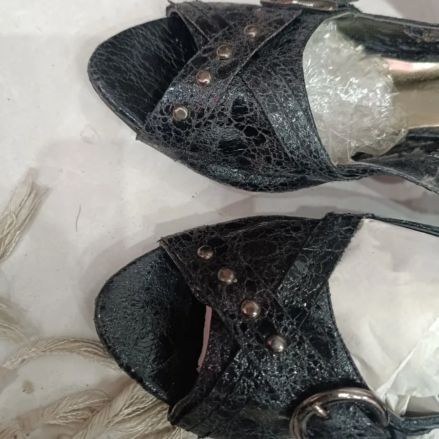 کفش پاشنه دار