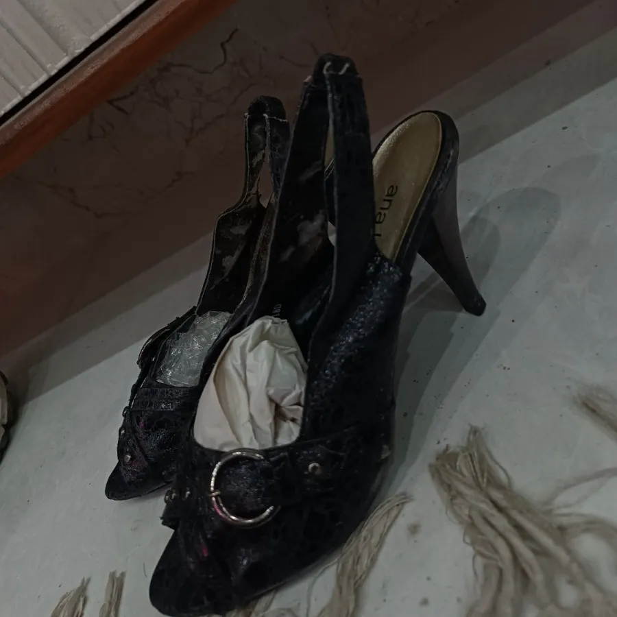 کفش پاشنه دار