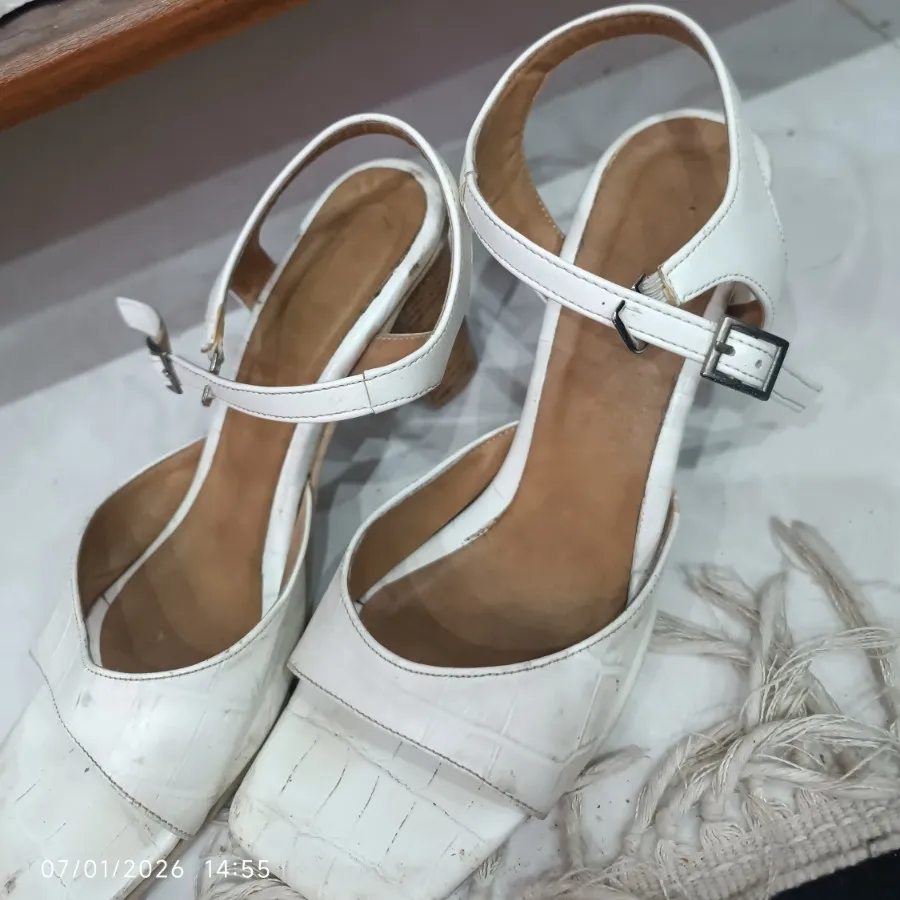 کفش پاشنه بلند