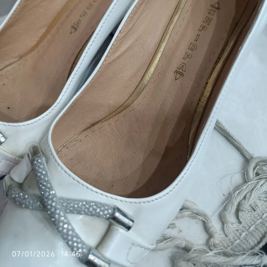 کفش پاشنه بلند