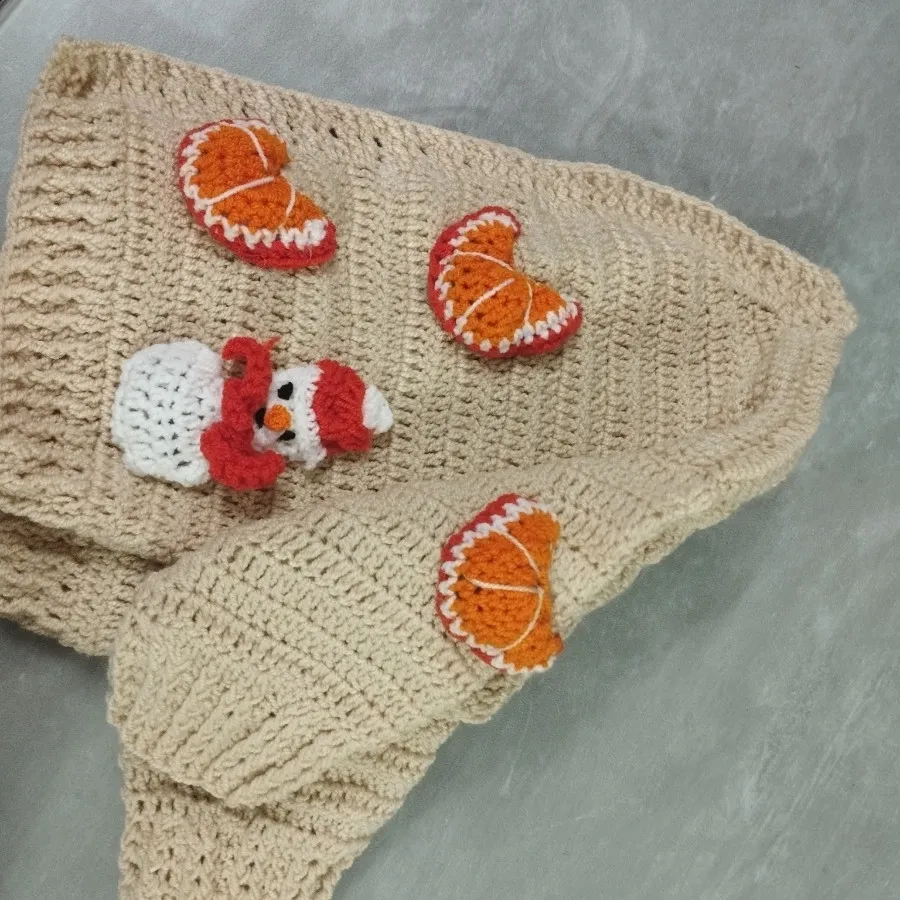 سویشرت پرتقال و آدم برفی