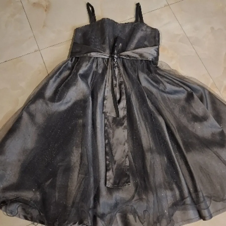 پیراهن دخترانه