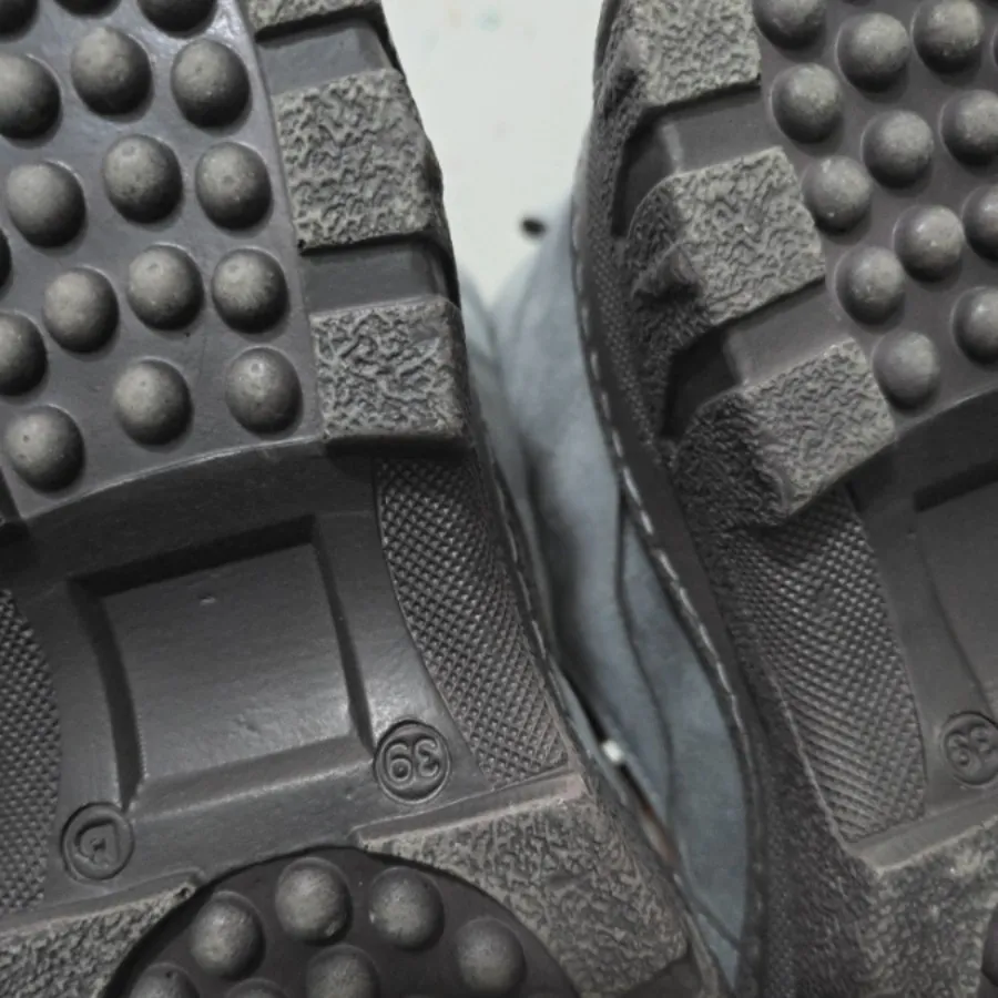 بوت طوسی بوفالو سایز 39