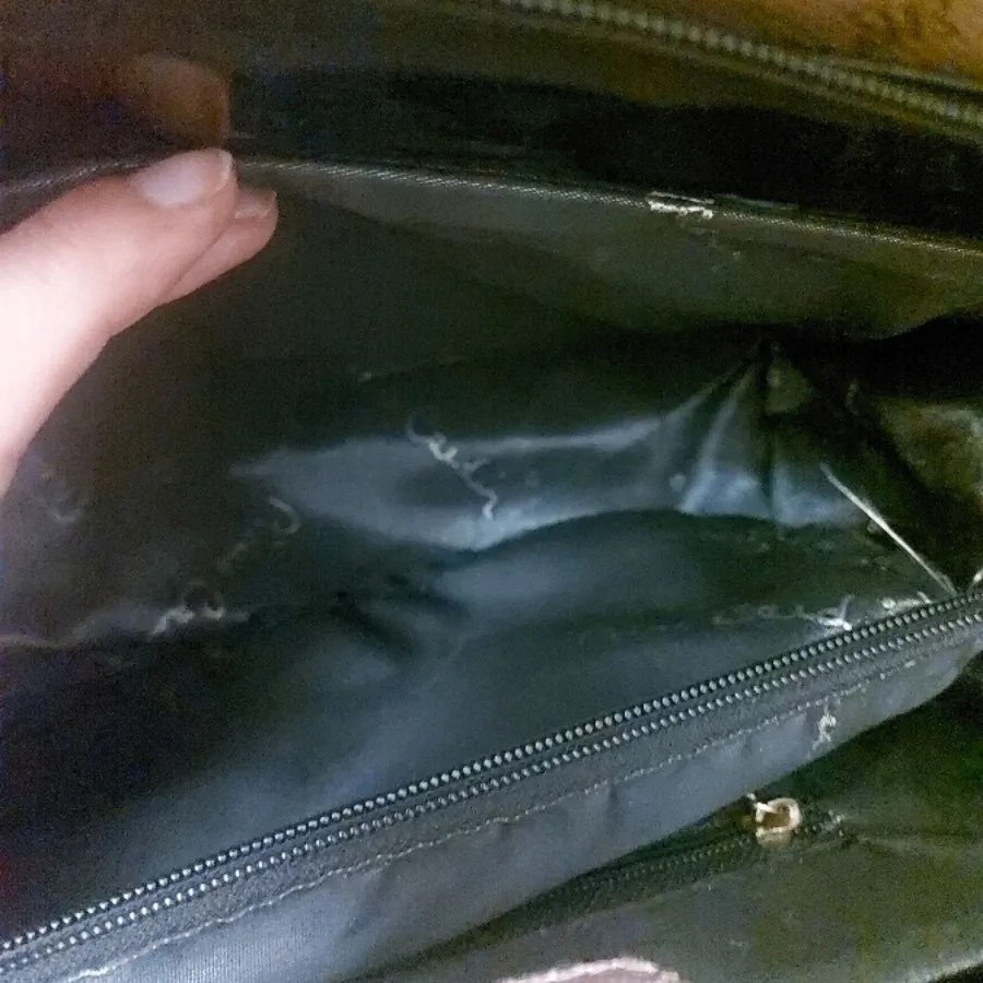 کیف پیرگاردین تمیز و سالم