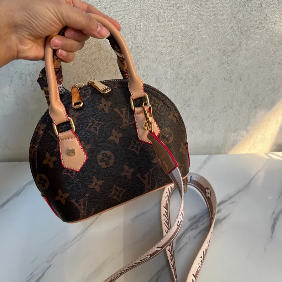 کیف نیم گرد ال وی