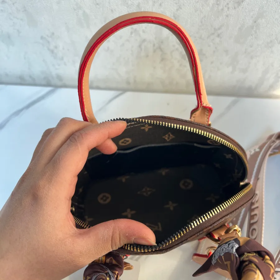 کیف نیم گرد ال وی