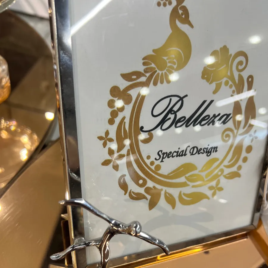 قاب عکس طرح آدمک