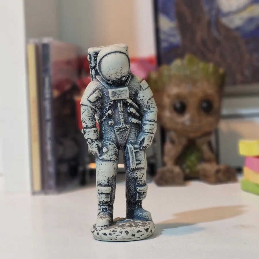 مجسمه آدم فضایی