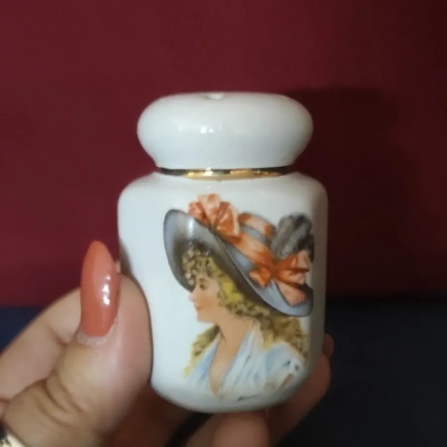 نمکپاش یا نمکدان