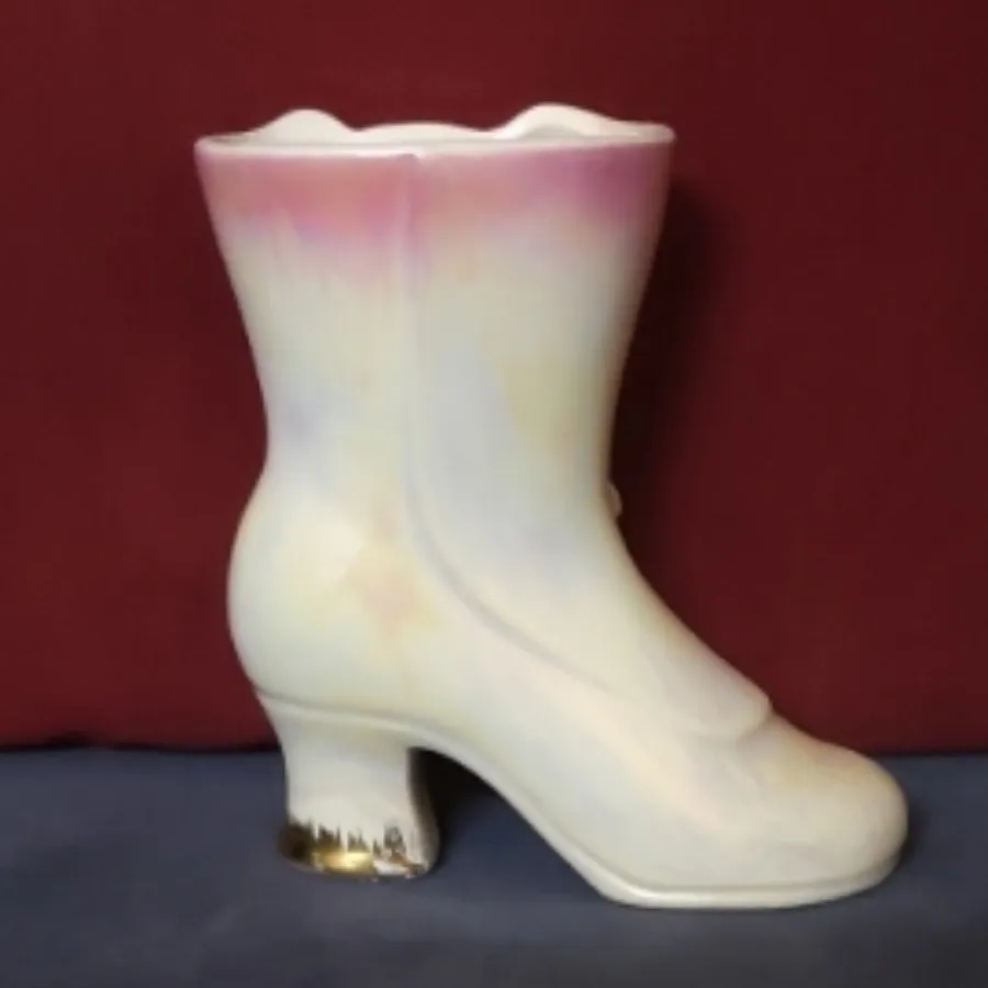 دکوری مجسمه کفش و چکمه