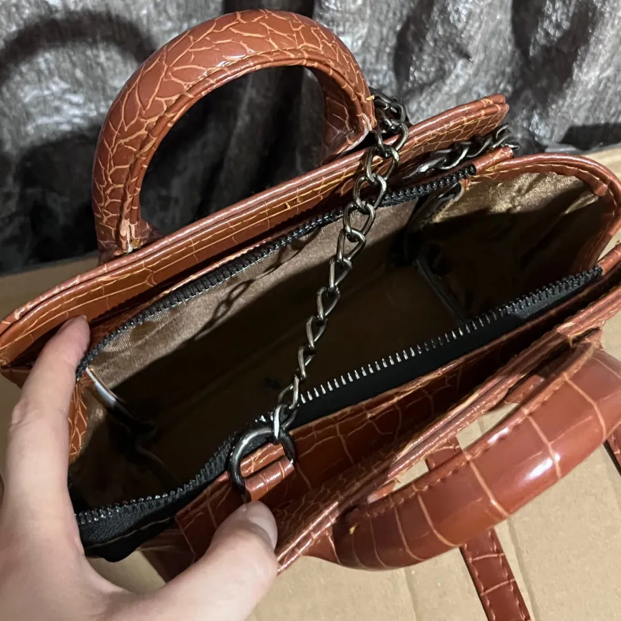 کیف قهوه ای