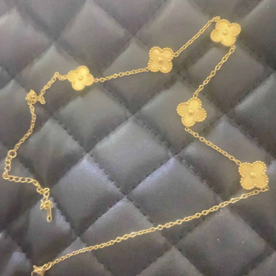 گردنبند ونکلیف