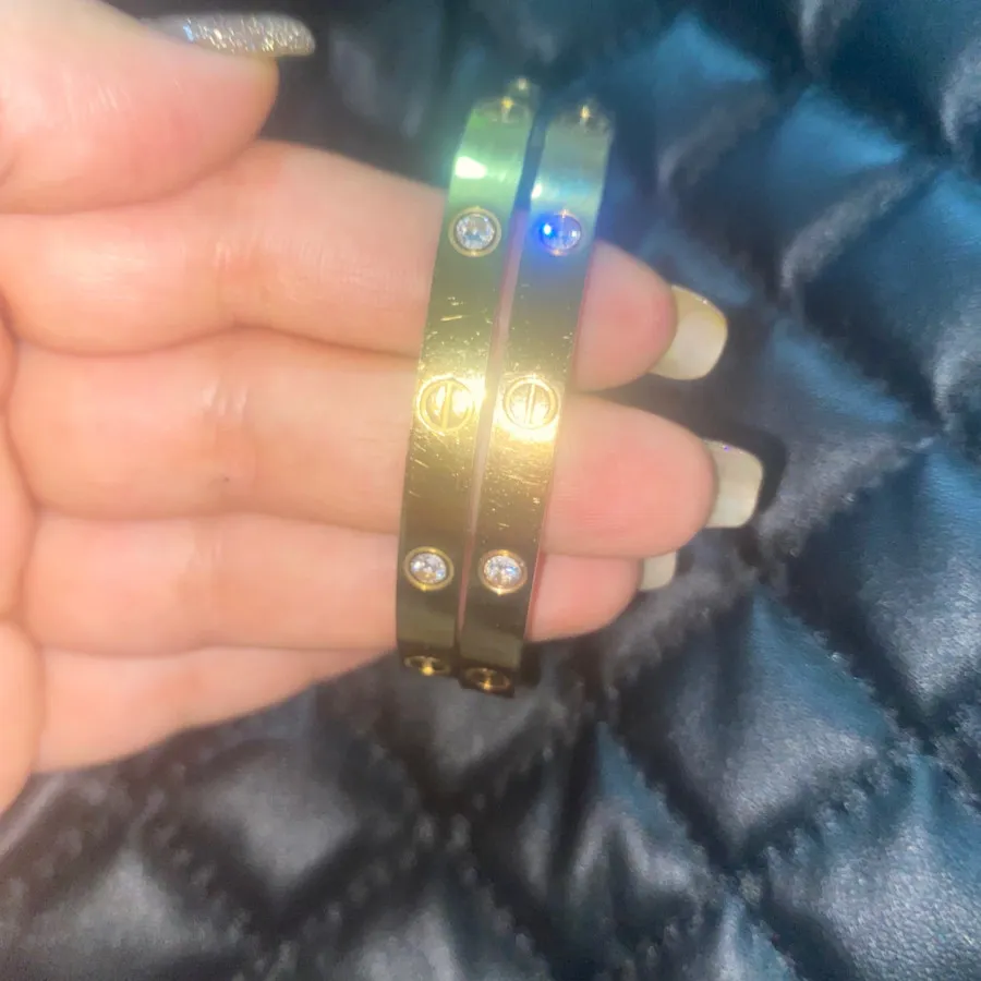 دستبند کارتیر