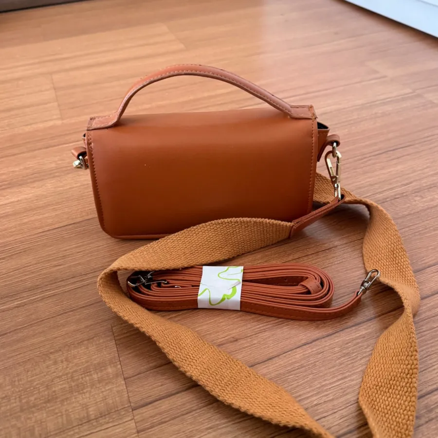 کیف عسلی طرح منگو