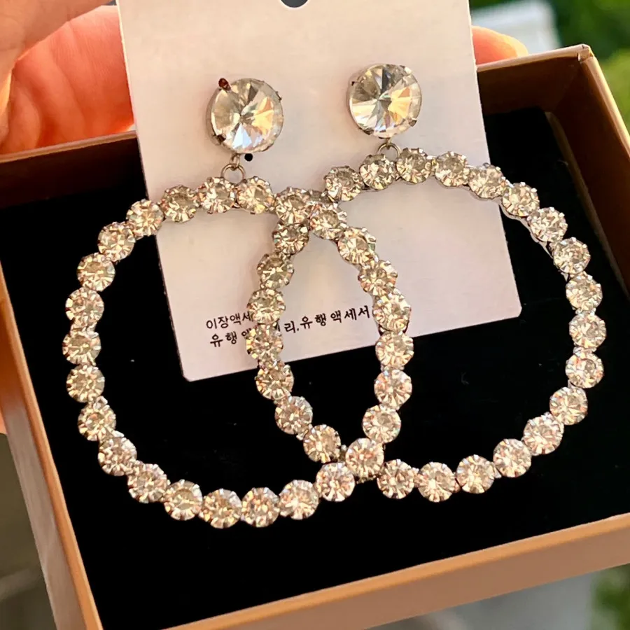 گوشواره نگین دار