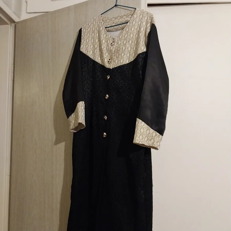 مانتو مشکی طلایی