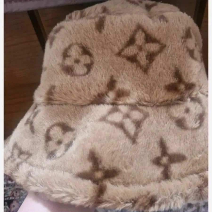 کلاه باکت  لویی ویتون