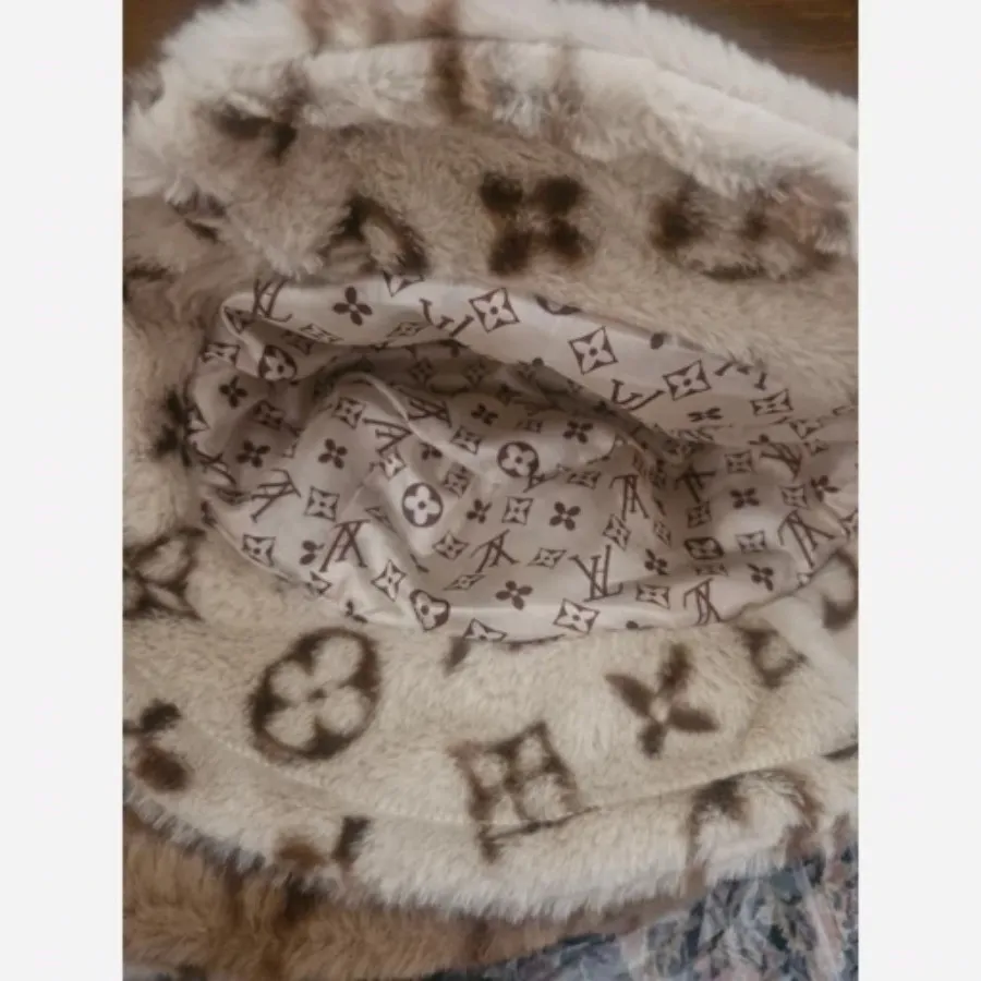 کلاه باکت  لویی ویتون