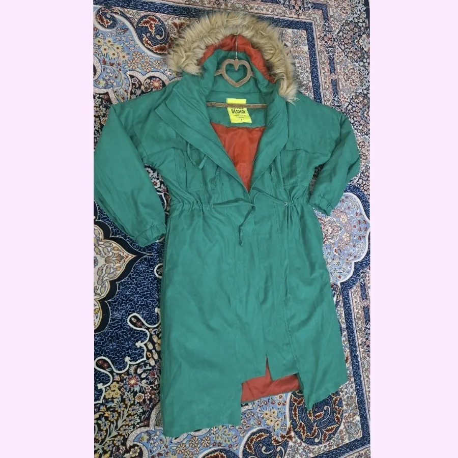 کاپشن کلاهدار