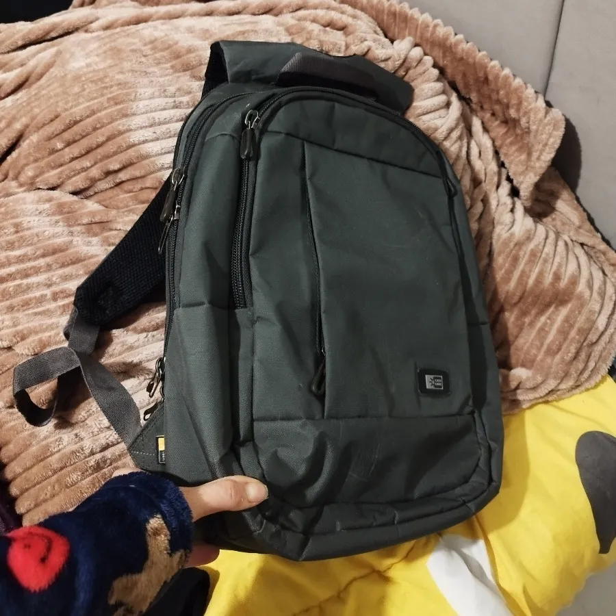 کوله بزنتی و کیف لب تاب