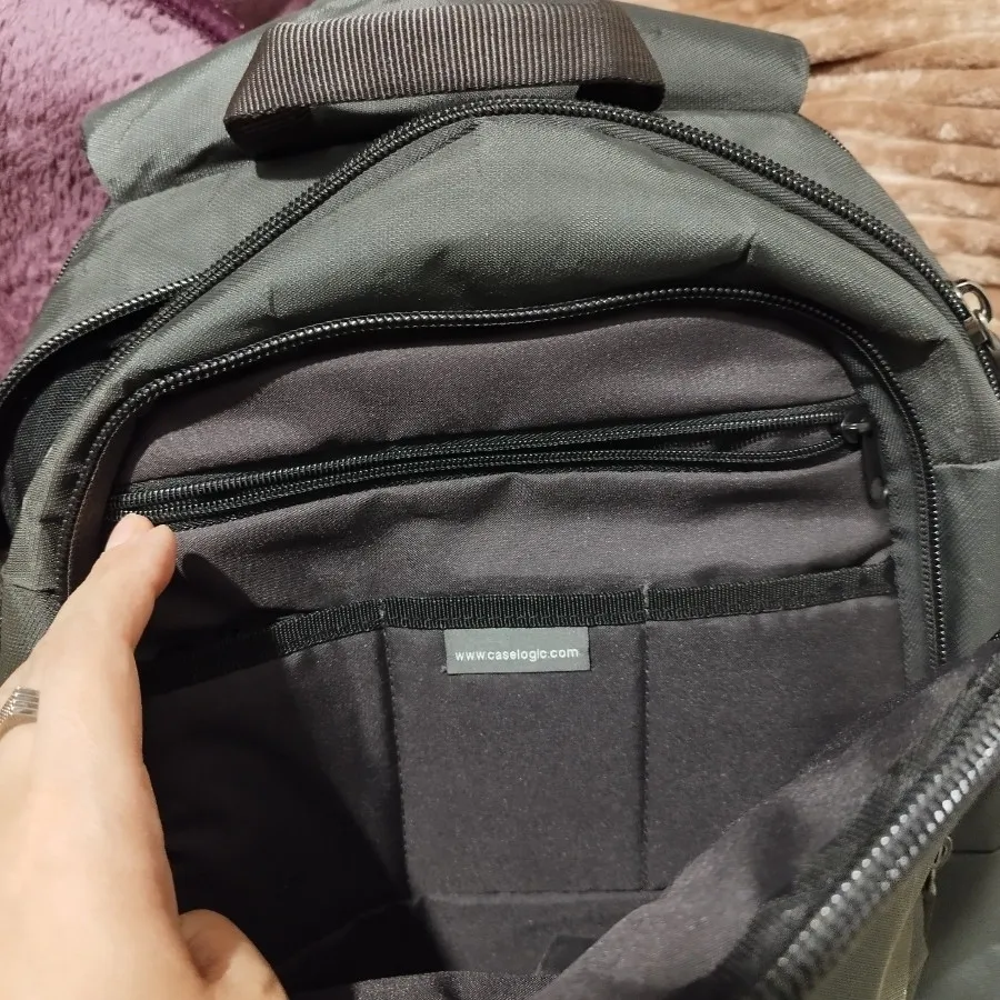 کوله بزنتی و کیف لب تاب