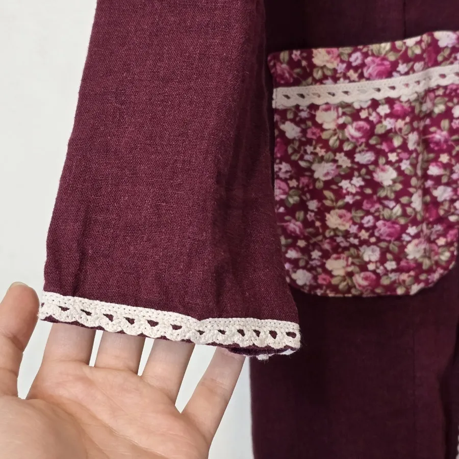 مانتو. سنتی زرشکی