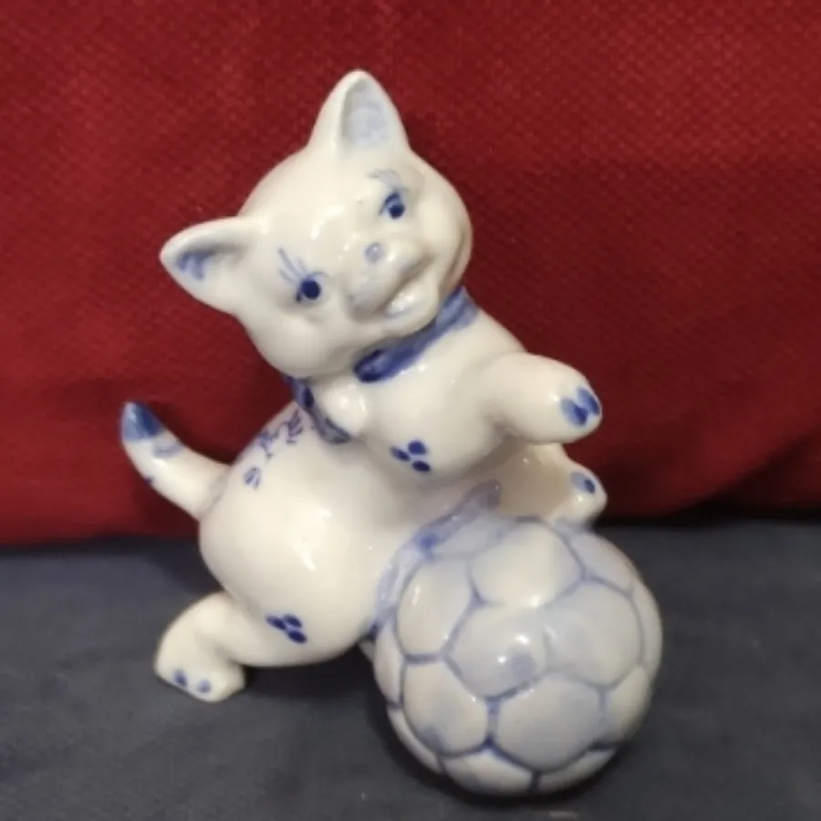 مجسمه گربه های چینی