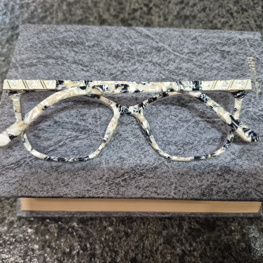 عینک مناسب طبی و آفتابی