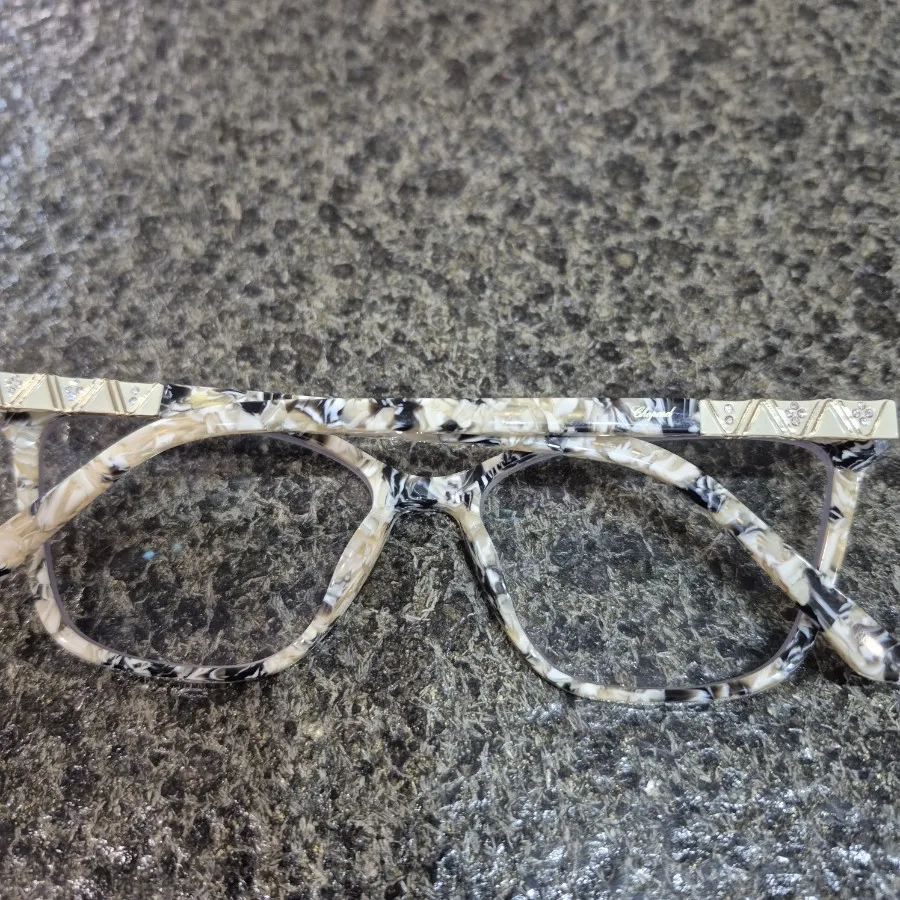 عینک مناسب طبی و آفتابی