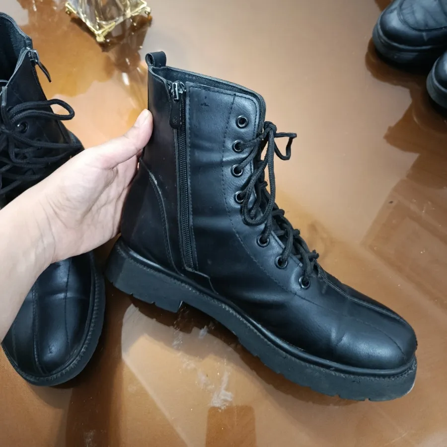 نیم بوت کاملا سالم ونو