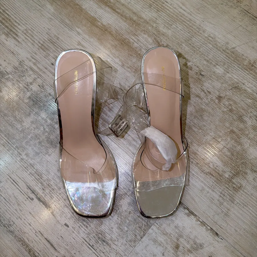 کفش مجلسی شیشه ای