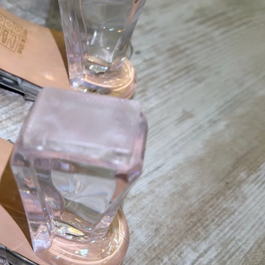 کفش مجلسی شیشه ای