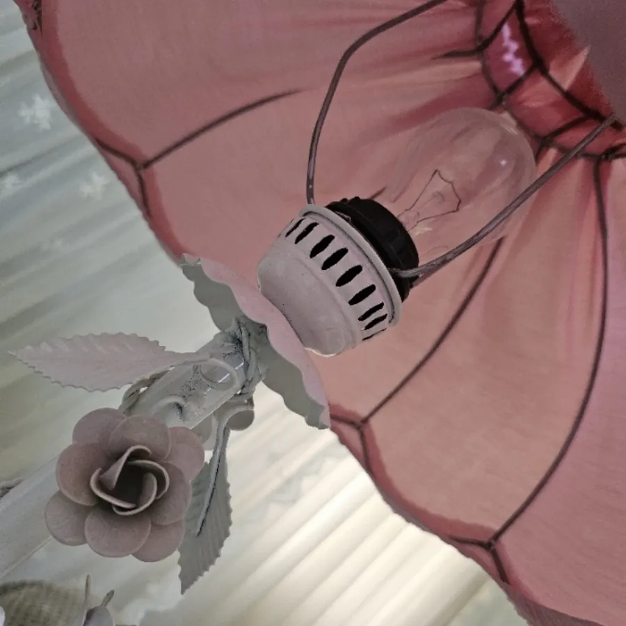 آباژور ایستاده