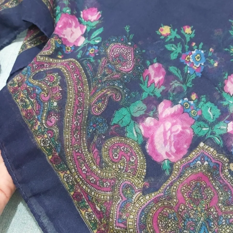 روسری نخی گلدار