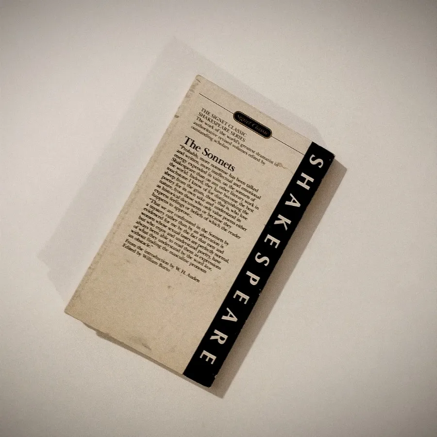 کتاب شعر شکسپیر