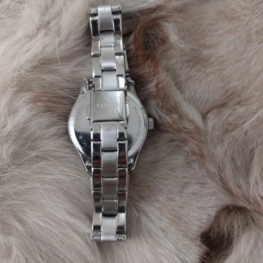 ساعت برند فسیل