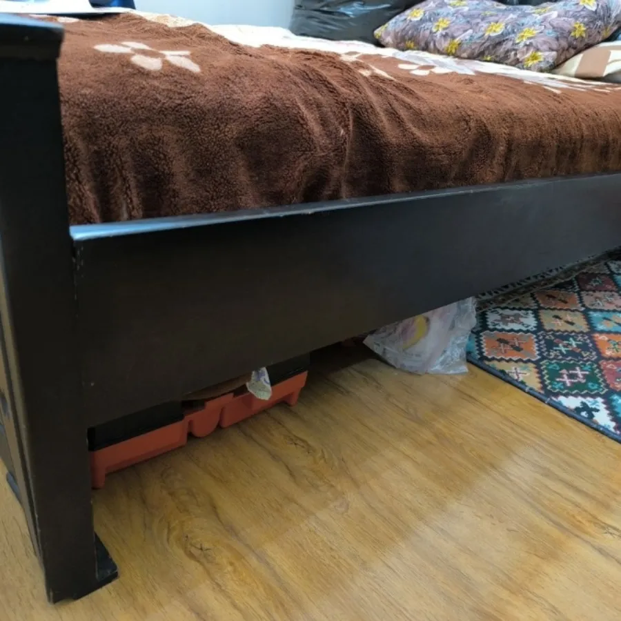 تخت دو نفره همراه با تشک