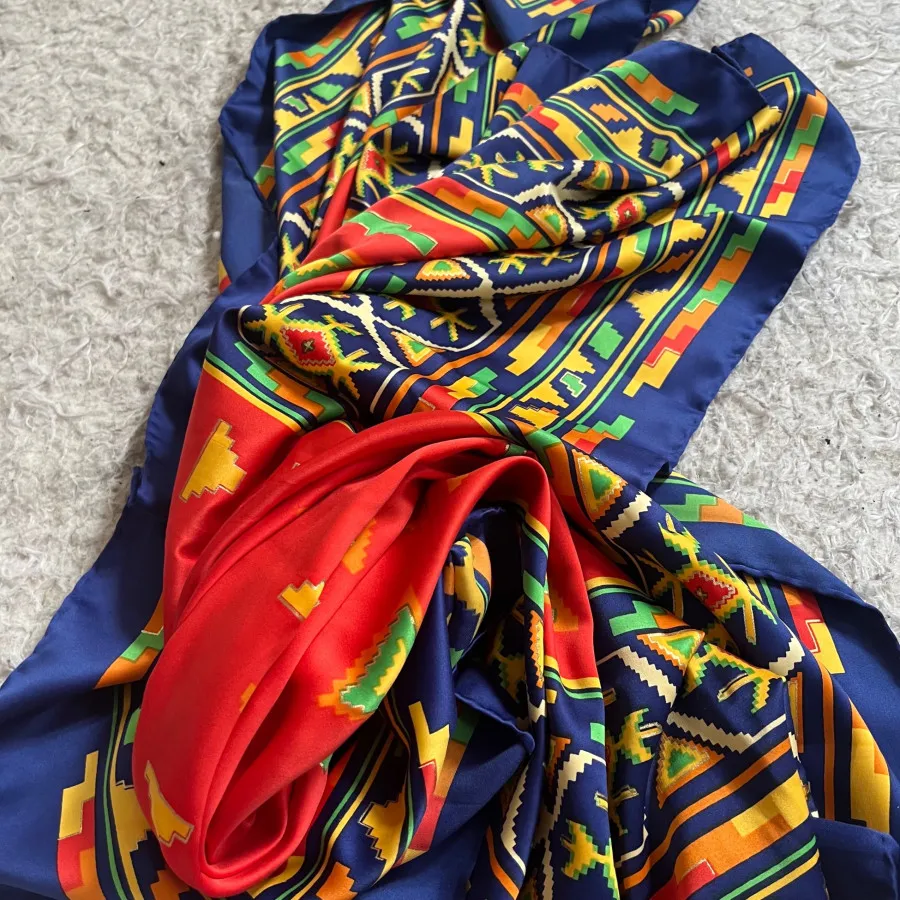 روسری ساتن قرمز